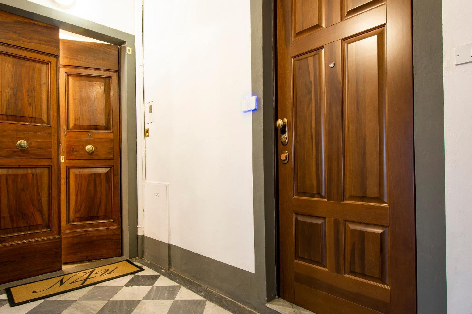 N4U Guest House Флоренция Экстерьер фото