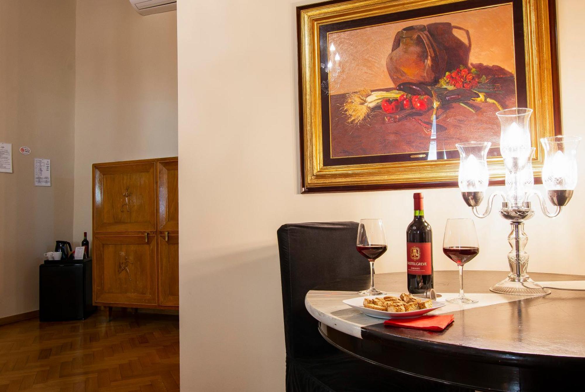 N4U Guest House Флоренция Экстерьер фото