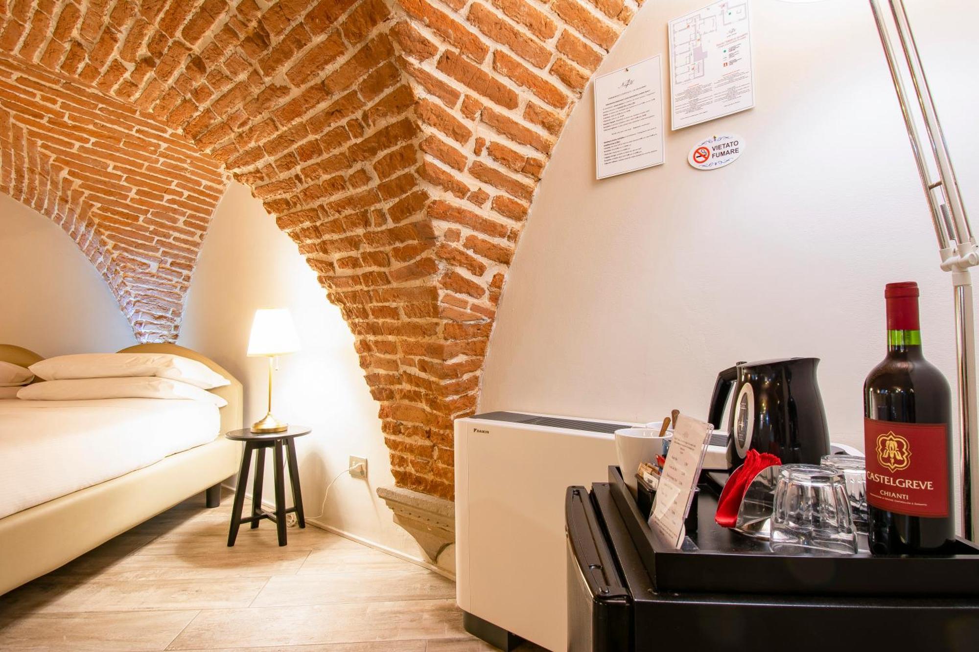 N4U Guest House Флоренция Экстерьер фото