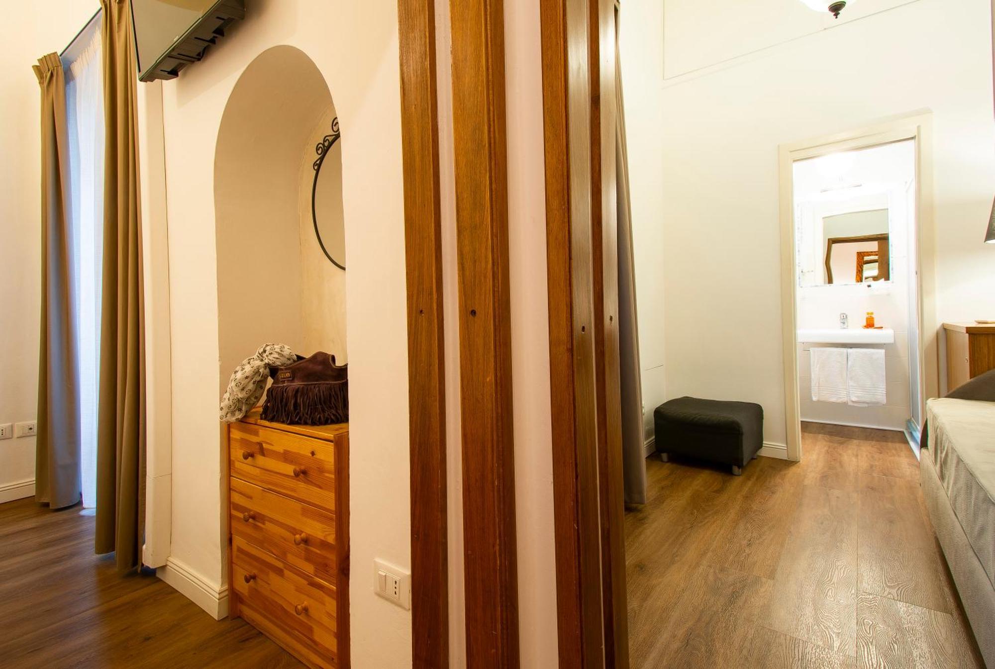 N4U Guest House Флоренция Экстерьер фото