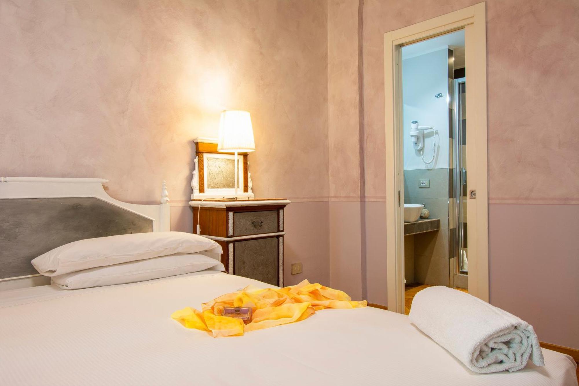 N4U Guest House Флоренция Экстерьер фото