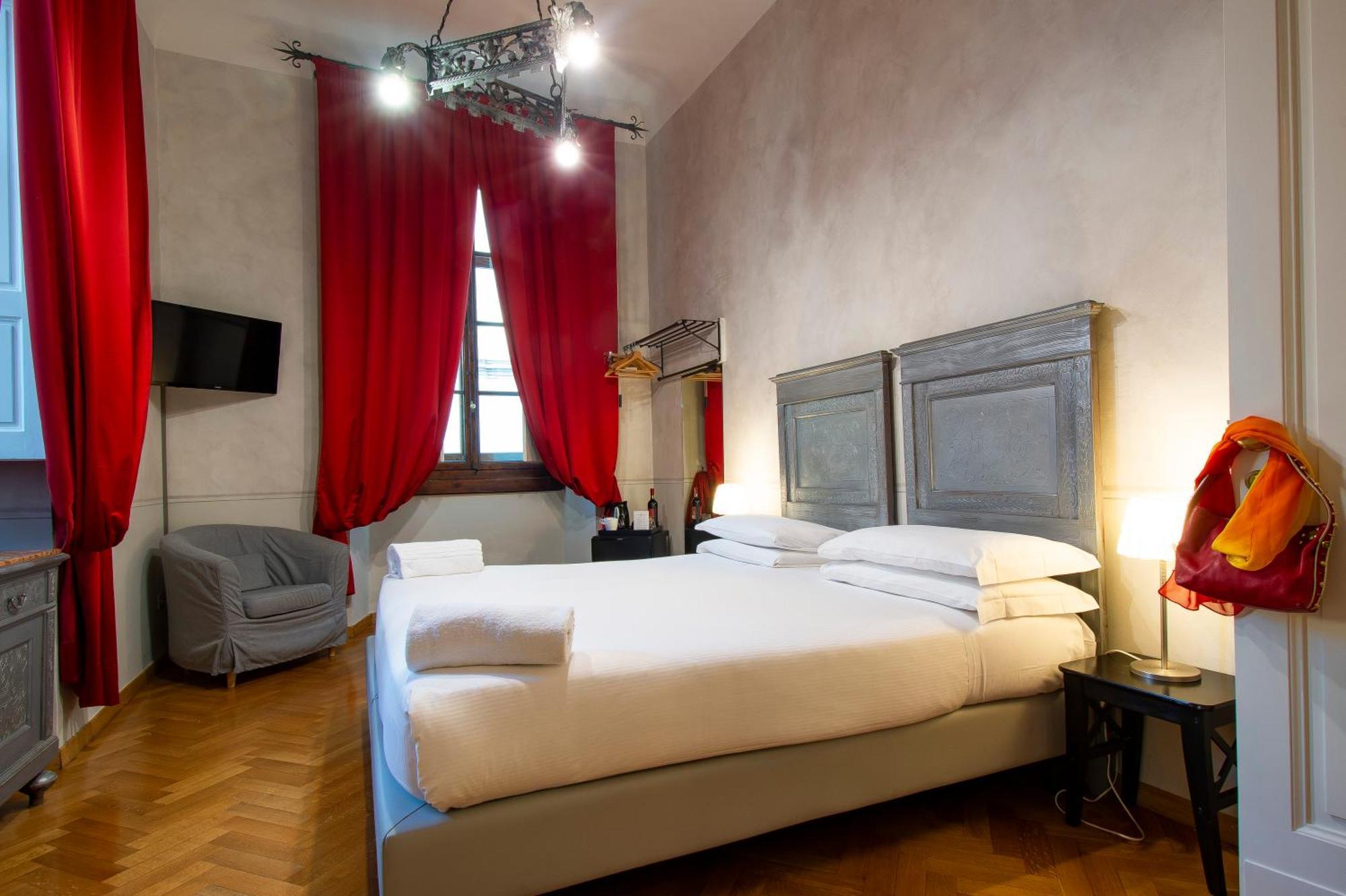 N4U Guest House Флоренция Экстерьер фото