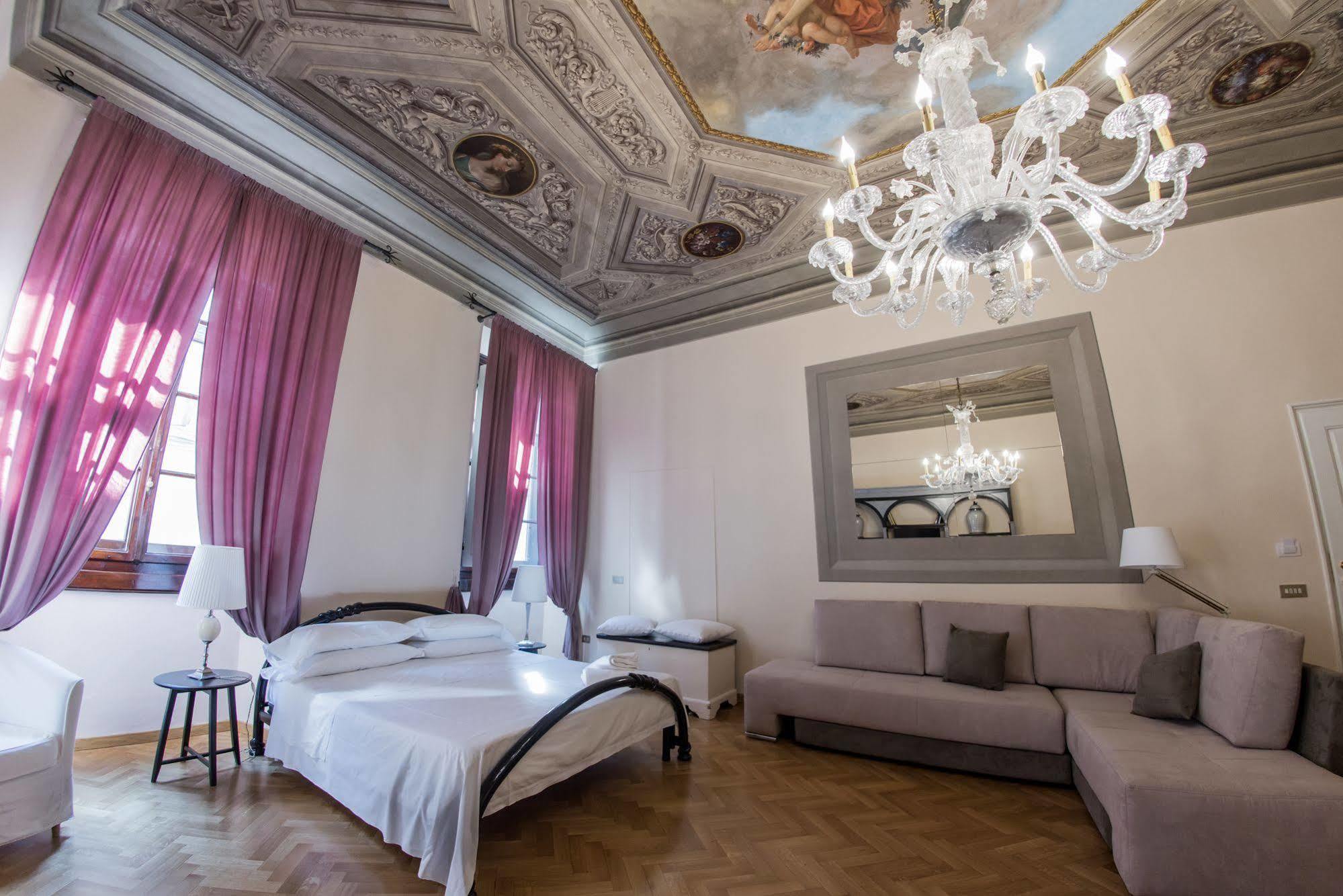 N4U Guest House Флоренция Экстерьер фото